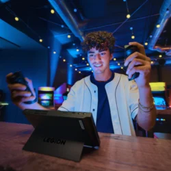Lenovo – Legion Go 8.8′′ 144Hz WQXGA Gaming Handheld – AMD Ryzen Z1 Extreme – 16GB with 512 GB SSD – Shadow Black - Image 8