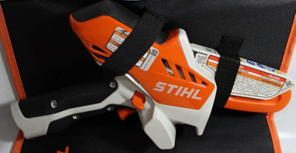 STIHL GTA 26 PRUNER CHAINSAW W/CARRYING CASE, BATTERY AND CHARGER. - Image 3