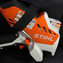 STIHL GTA 26 PRUNER CHAINSAW W/CARRYING CASE, BATTERY AND CHARGER. - Image 3